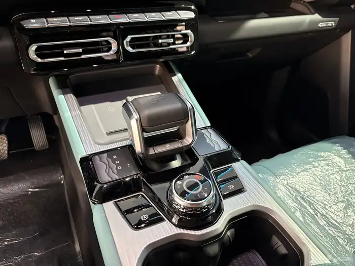 بسعر مميز و حصري جيتور T1 2025 Jetour كمفورت 12