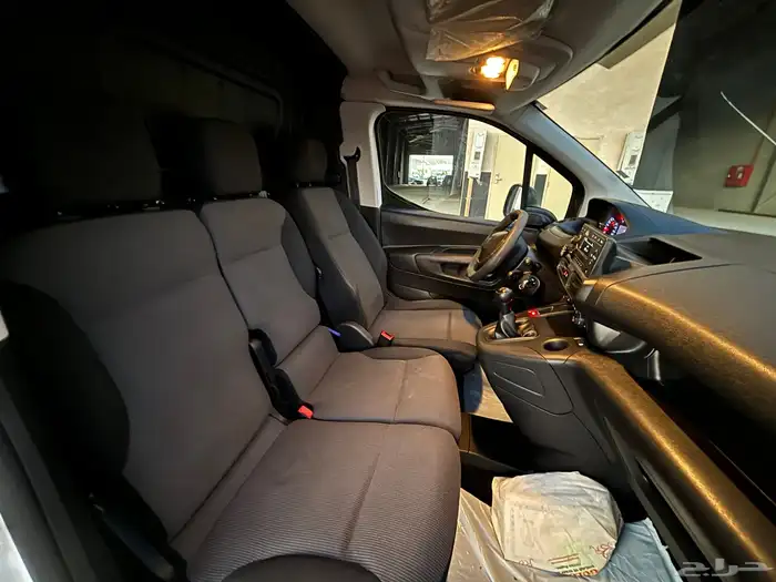 بيجو بارتنر 2021 ديزل بضاعه ممشى 98 الف متوفر 3 حبات 12