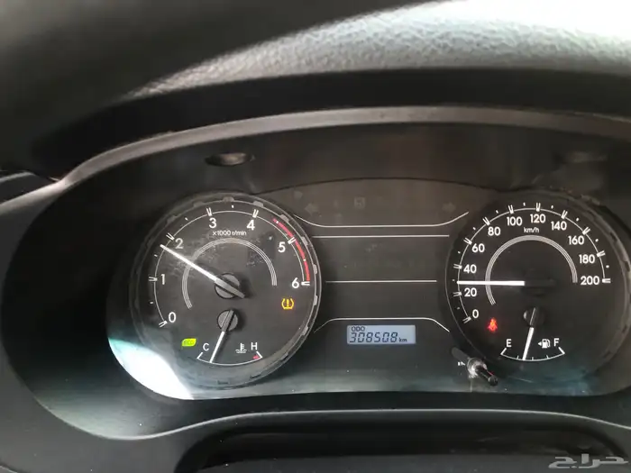 تويوتا هايلوكس 2022 4