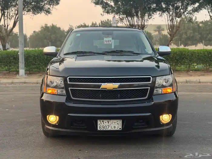 شيفرولية سوبربان 2013 اسود ملكي نظيف للبيع 1