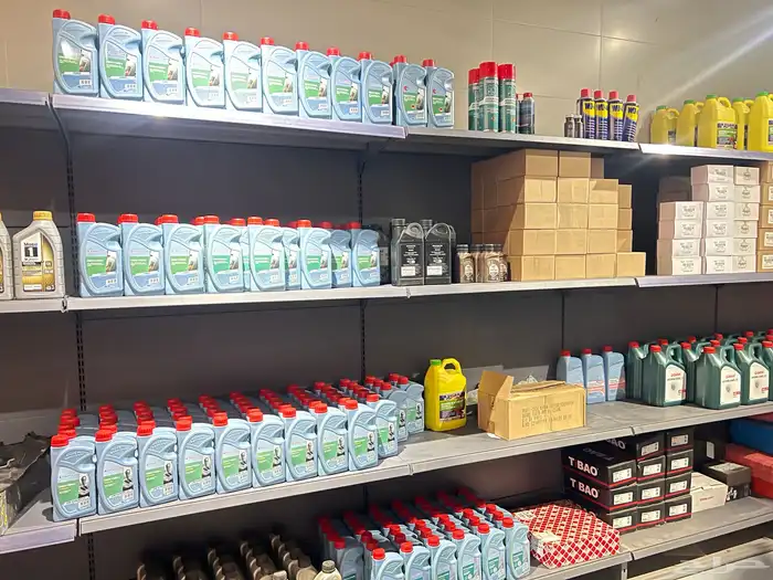 فحص و صيانة وبرمجة وقطع غيار سيارات بورش 1