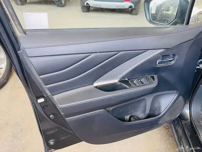 ميتسوبيشي اكسباندر كروس 2023 مستعمل 10