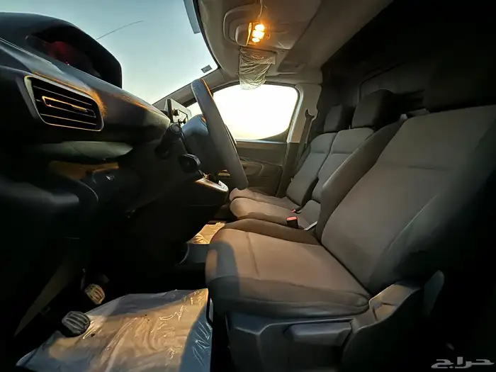 بيجو بارتنر 2021 ديزل بضاعه ممشى 98 الف متوفر 3 حبات 10