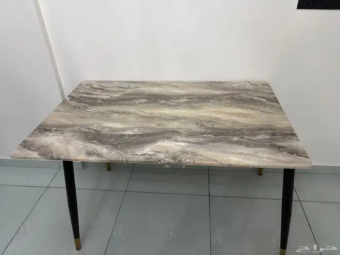 طاوله رخام لم تستخدم كثيرا استخدام بسيط جدا 1