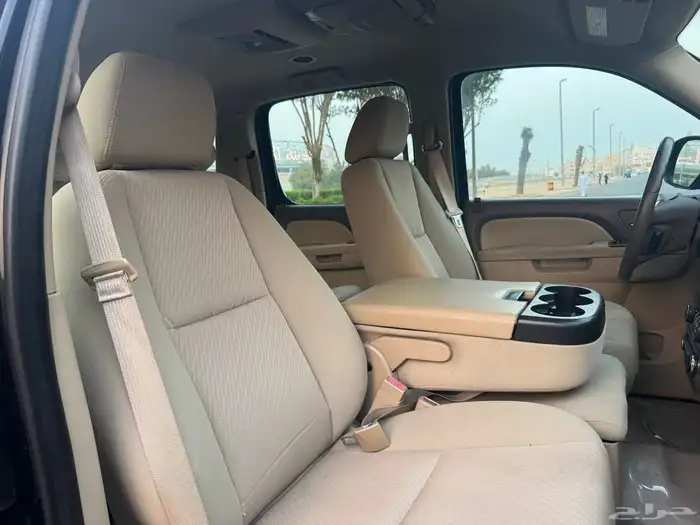 شيفرولية سوبربان 2013 اسود ملكي نظيف للبيع 33