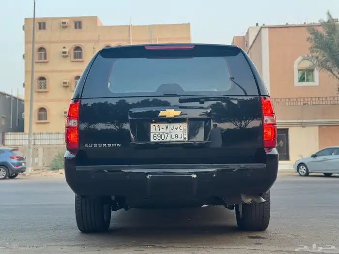 شيفرولية سوبربان 2013 اسود ملكي نظيف للبيع 20