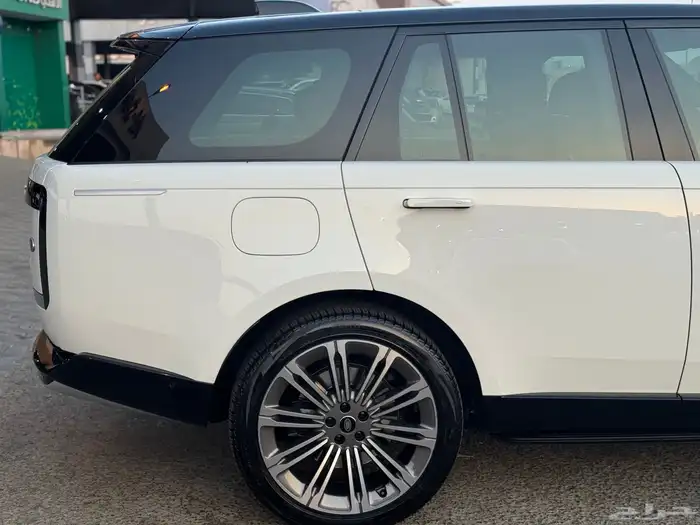 رنج روفر فوج اوتوبيقرافي 2023 V8 - بحالة الوكالة 2