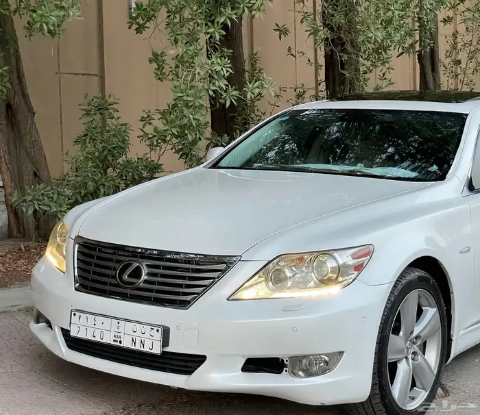 لكزس 460 موديل 2007 3