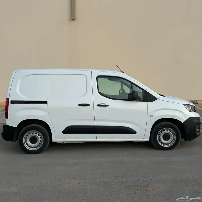 بيجو بارتنر 2021 ديزل بضاعه ممشى 98 الف متوفر 3 حبات 7