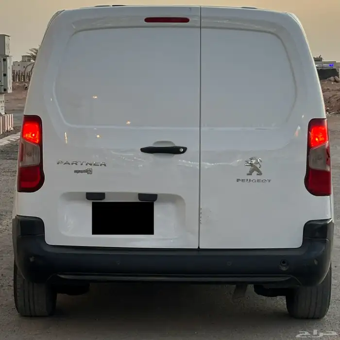 بيجو بارتنر 2021 ديزل بضاعه ممشى 98 الف متوفر 3 حبات 5