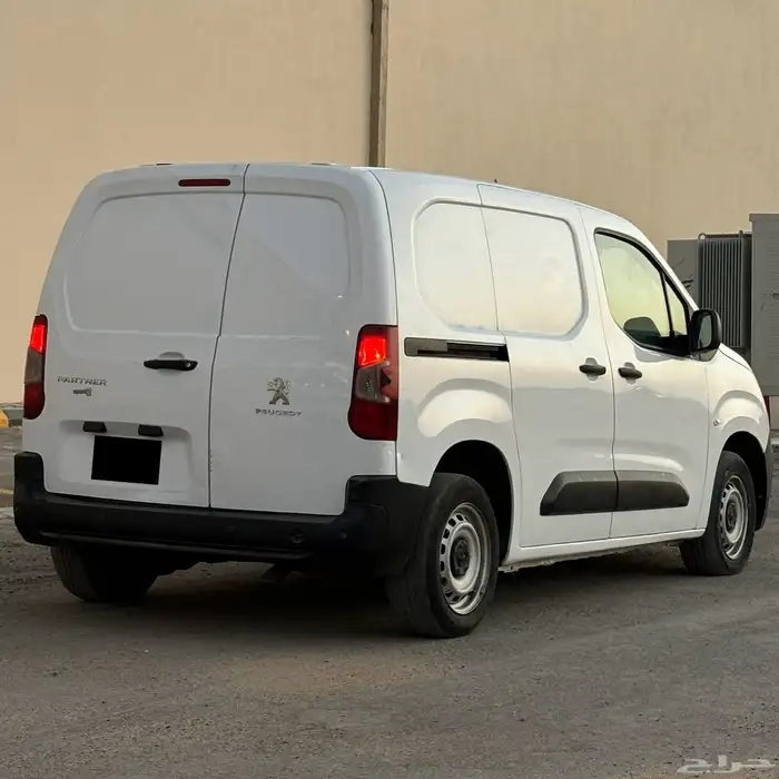 بيجو بارتنر 2021 ديزل بضاعه ممشى 98 الف متوفر 3 حبات 6