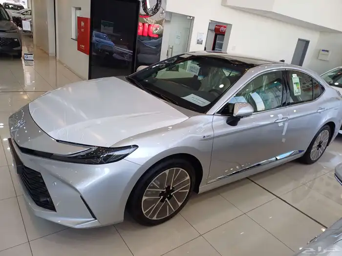 تويوتا كامري LE هايبرد موديل 2025 2