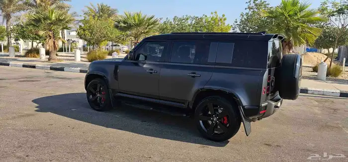 لاند روفر ديفندر 2025 2