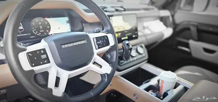 لاند روفر ديفندر 2025 6