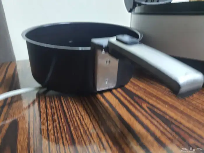 قلاية ديلونجي آخر اصدار بحاله ممتازة للبيع بالدمام 7