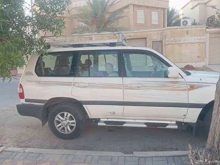 لاند كروزر جي اكس ار 4