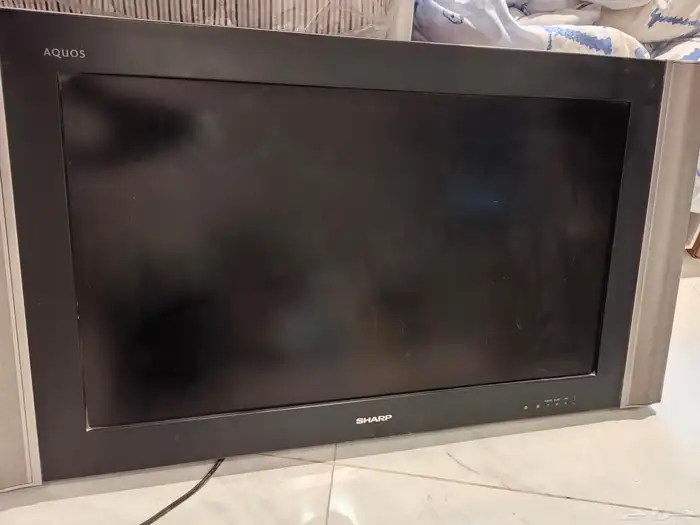 شاشه تلغزيون عدل وشغال وسليم وتشتغل ماتشكي من ايحاجه 4