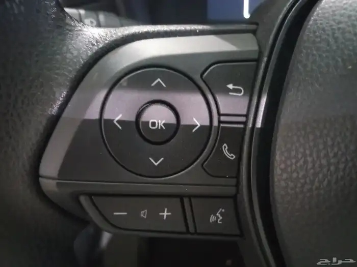 تويوتا كورلا كروس ( 2025 )نص فل بنزين اصفارجديد بطاقة جمركية 21