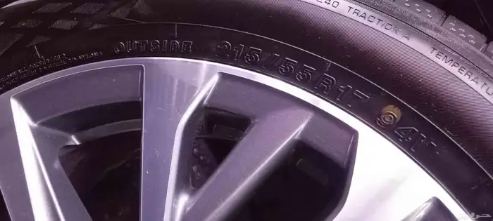 جنوط وكفرات لكزس es أصلي وكاله مقاس 17 موديل 2022 5