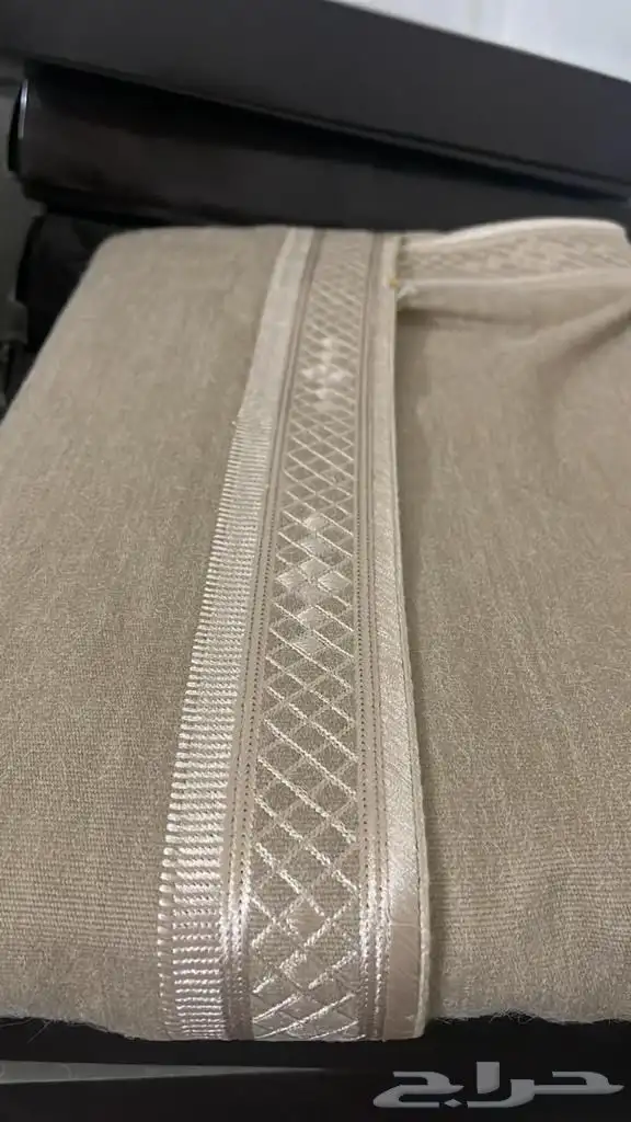 هدايا رجالية بشت وبرفروة مع بشت درع تخرج ترقية تقاعد 7