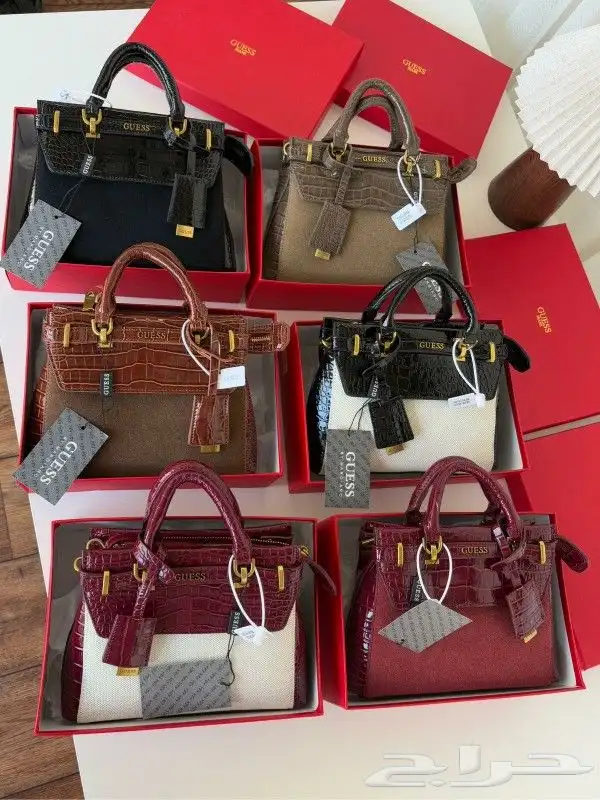 يوجد لدينا جميع انوع الشنط جمله وقطاعي 5