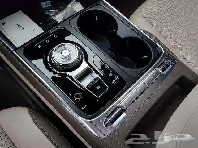 كيا كرنفال موديل 2024 12