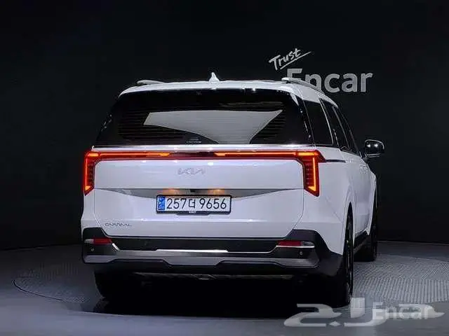 كيا كرنفال موديل 2024 3