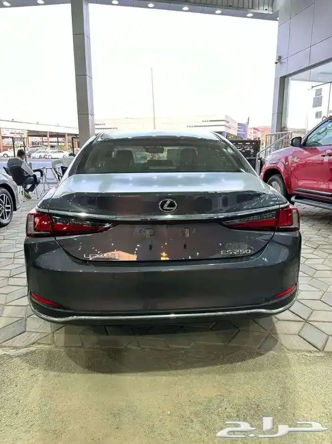 لكزس ES 250 AA موديل 2025 6