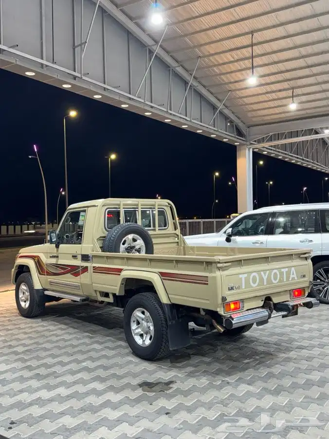 تويوتا جيب شاص عداد 19 الف 2