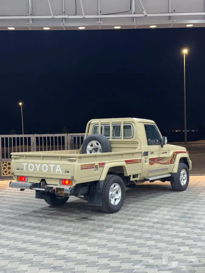 تويوتا جيب شاص عداد 19 الف 3