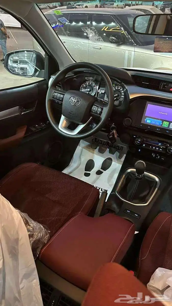 تويوتا هايلكس غمارتين GLX2 بنزين جنوط 2025 5