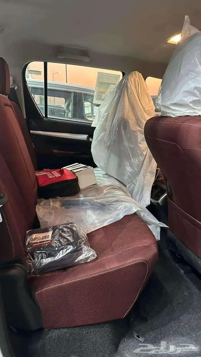 تويوتا هايلكس غمارتين GLX2 بنزين جنوط 2025 4