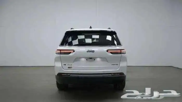 جيب جراند شيروكي ليميتد فل كامل 2023 عرض خاص 4