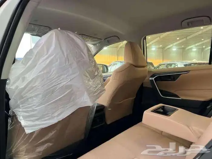 تويوتا راف فور LE دفع امامي بنزين 2025 10