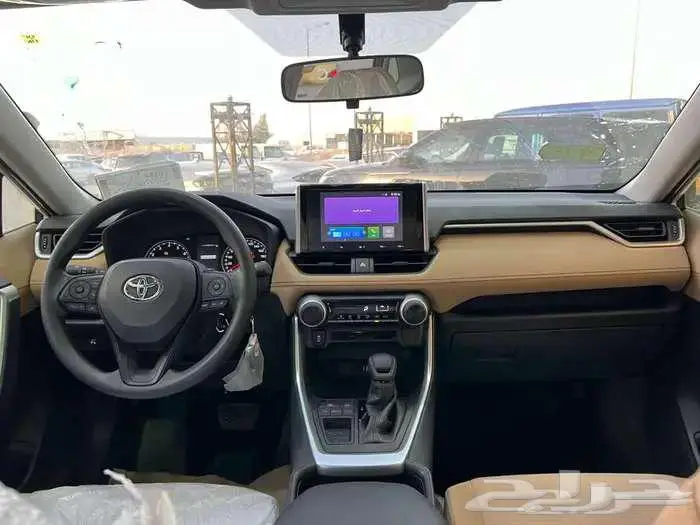 تويوتا راف فور LE دفع امامي بنزين 2025 9