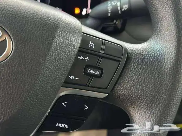 تويوتا كامرى E هايبرد 2025 5