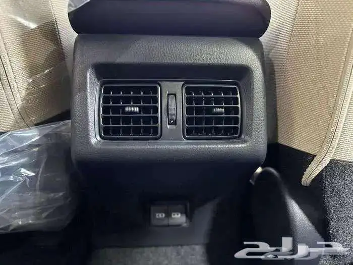 تويوتا كامرى E هايبرد 2025 7