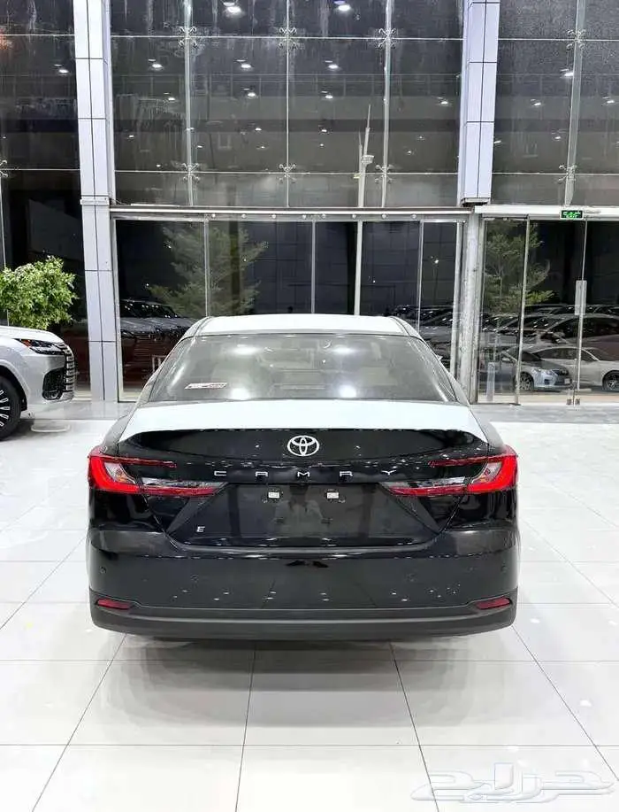 تويوتا كامري E بنزين سعودي 2025 اسود 6