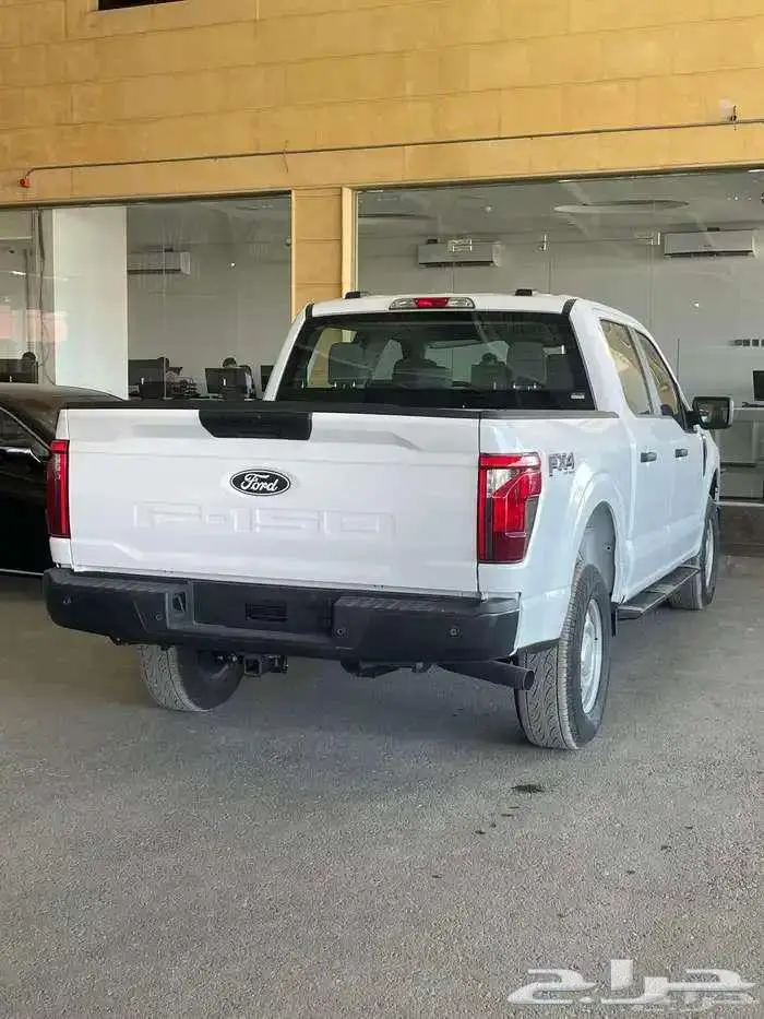 فورد غمارتين F150 فئة XL موديل 2024 متوفر لدى الحسن 3