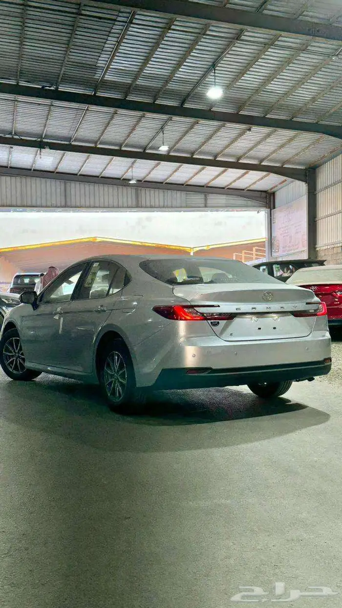 تويوتا كامري E بنزين 2025 - كاش و أقساط 8