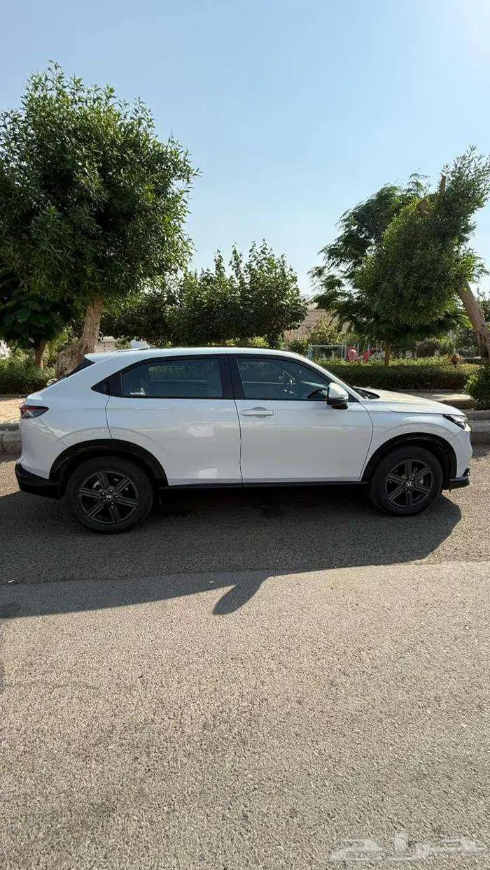 للبيع هوندا HR-V 2023 فل كامل مستعمل 2
