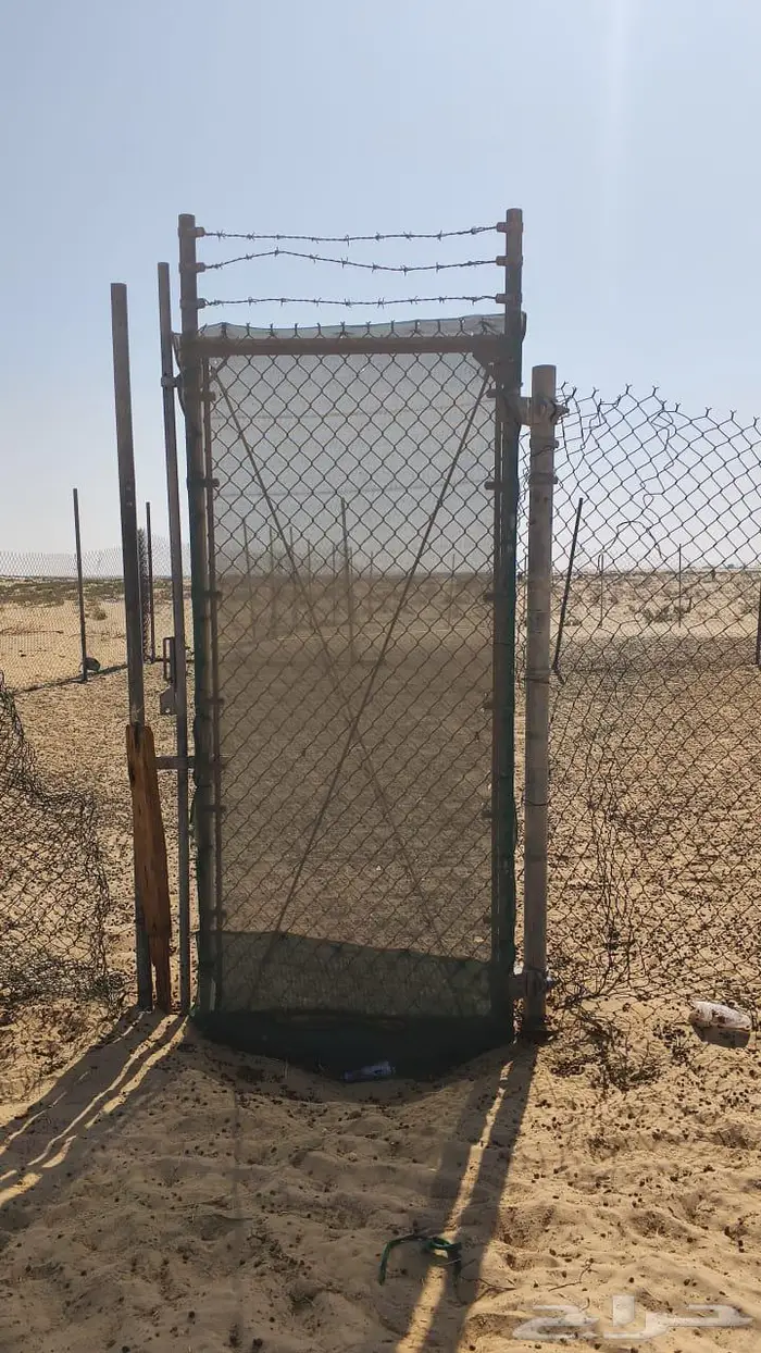 مظلات غنم شبه جديد العدد 2   معالف بلاستك  شبوك 0