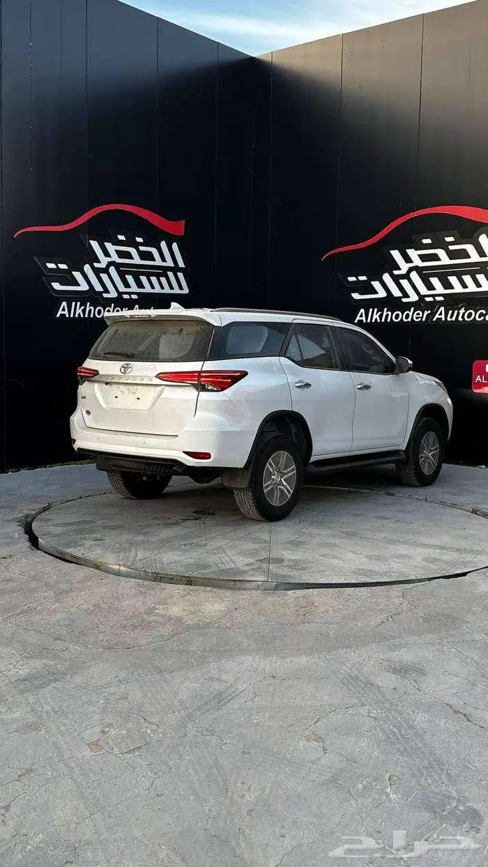 تويوتا فورتشنر GX2 موديل 2025 بنزين دبل لدى الخضر للسيارات 2