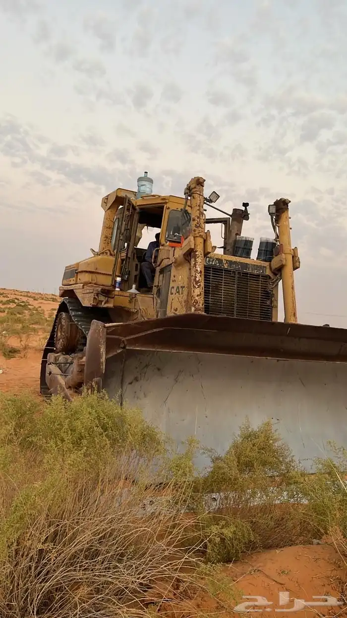 بلدوزرات للإيجار 155 و D9N 5