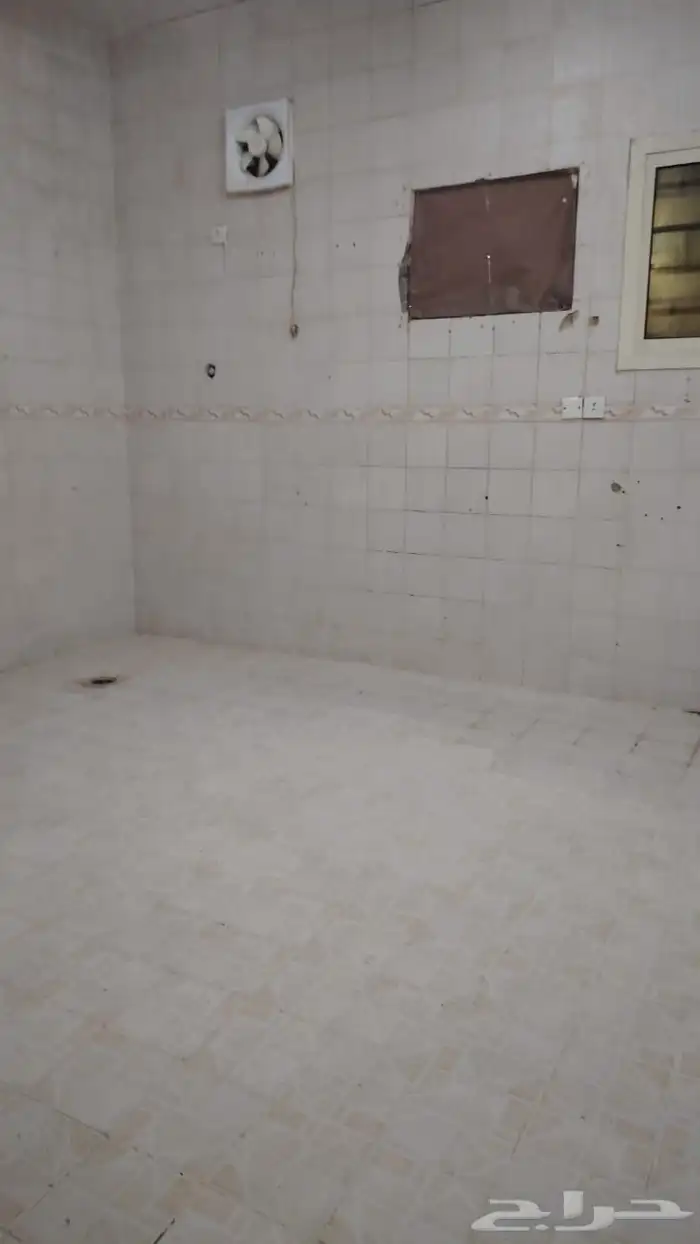 شقق عزاب وعوائل للإيجار في شارع 17 وشارع ابن زيدون 4