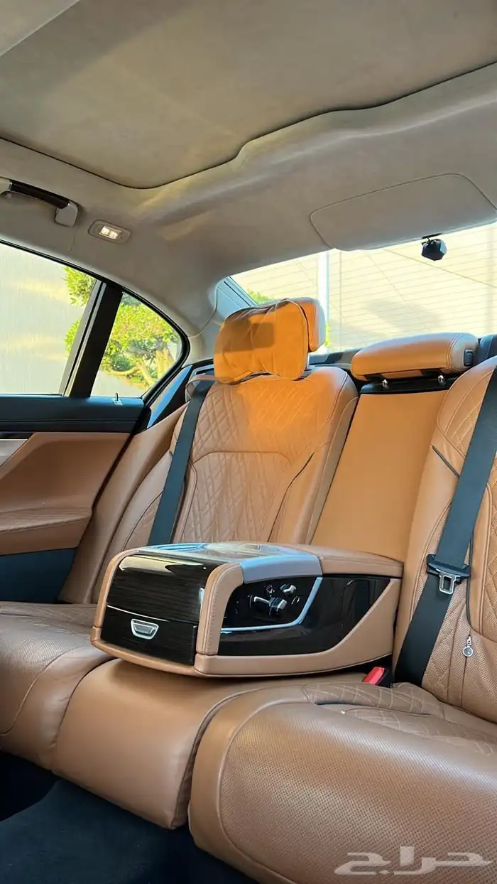 للبيع بي ام 740 2020 33