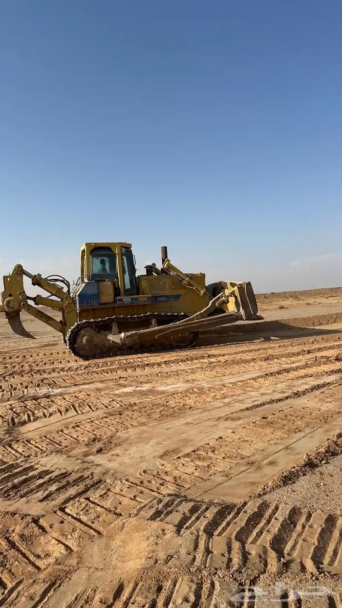 بلدوزرات للإيجار 155 و D9N 1