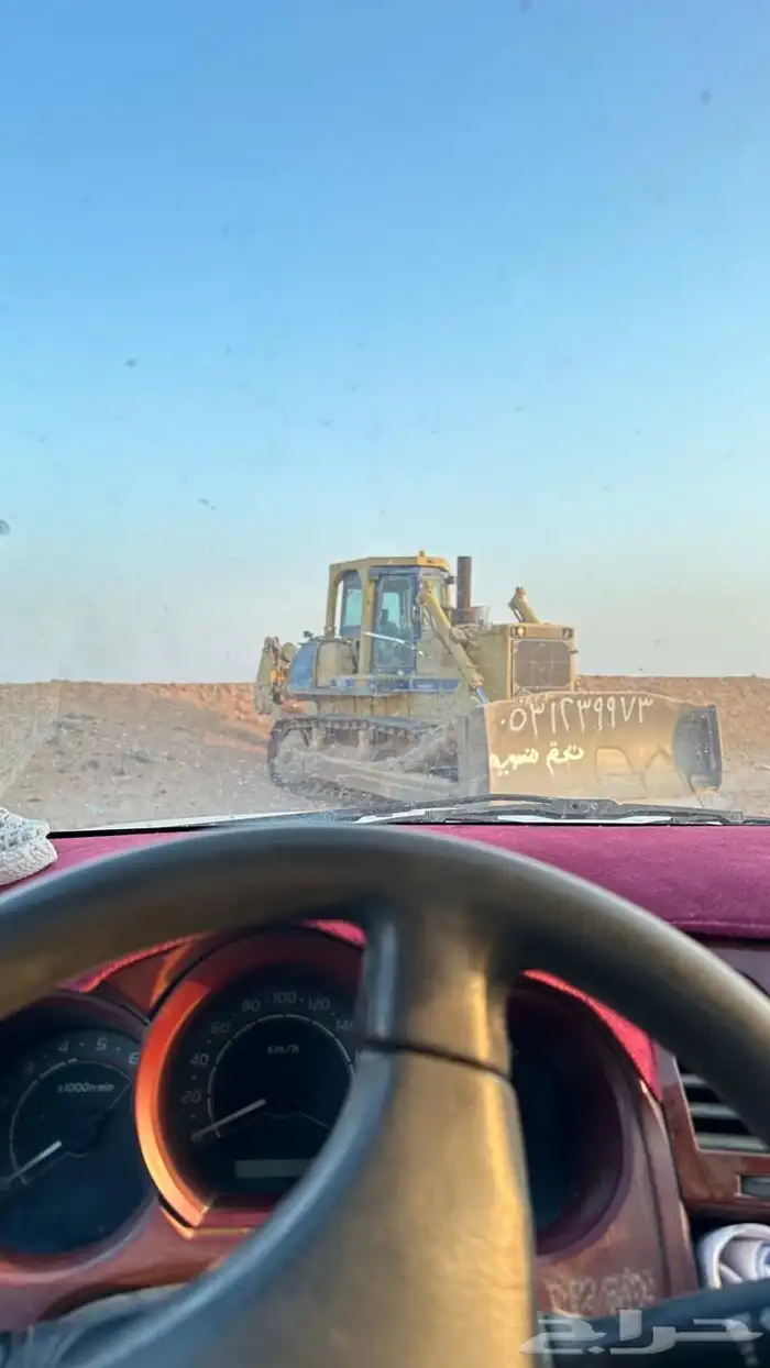 بلدوزرات للإيجار 155 و D9N 3