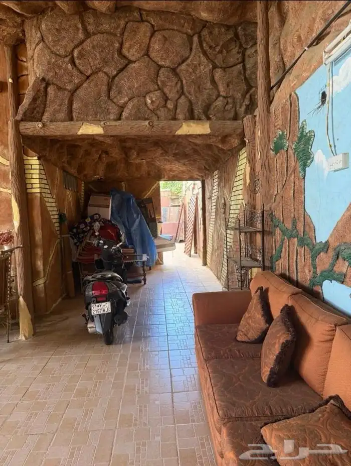 للبيع فيلا في الطائف موقع مميز على واجهيتن شهار - ام العراد 5