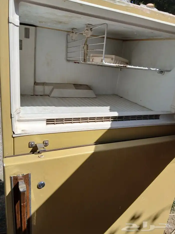 2ثلاجة وقارئ سيديات وسيديات ومواطير هواء 18